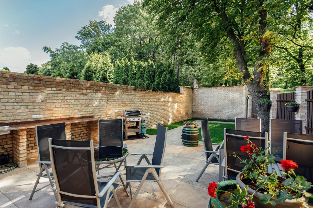 Penzion U Harmáčků Hustopeče Exterior foto